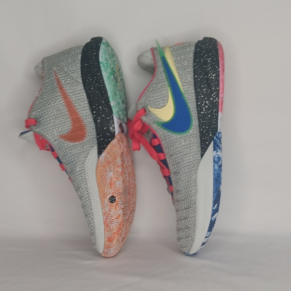 Nike - Picture 10 of 11